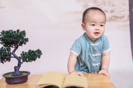 德清宝宝脸上小白点